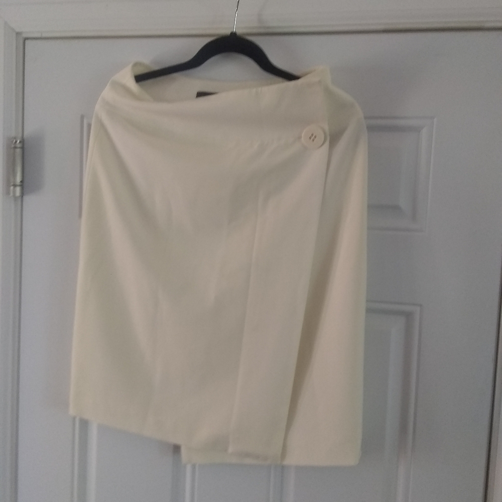 FOCUS 2000 Skirt Size 4 New With Tags